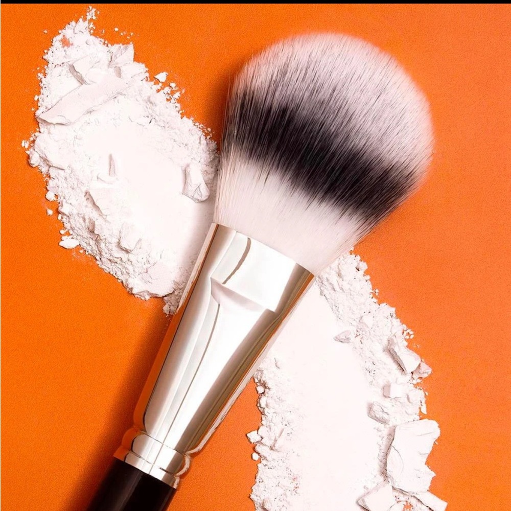 HD Makeup Setting Powder - Picture 2 of 4